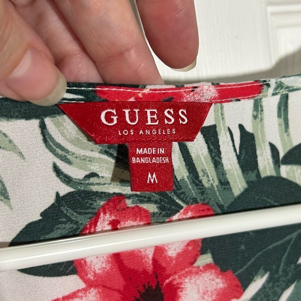 GUESS Size Medium Hawaiian Tie Front Blouse V-neck long Sleeve Button-Up Floral - Picture 5 of 10
